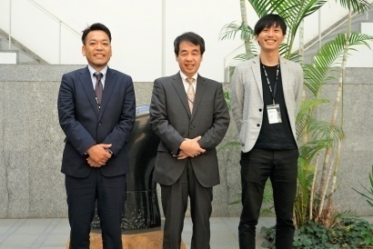 株式会社菅組 菅社長（中央）とゴーフィールドのメンバー