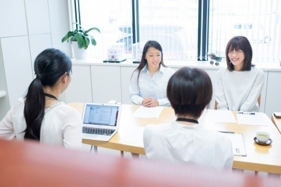 中庭住宅株式会社様 香川の家づくりコラムKINOIEの取材の様子