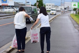 GOFIELD事務所周辺でごみ拾い