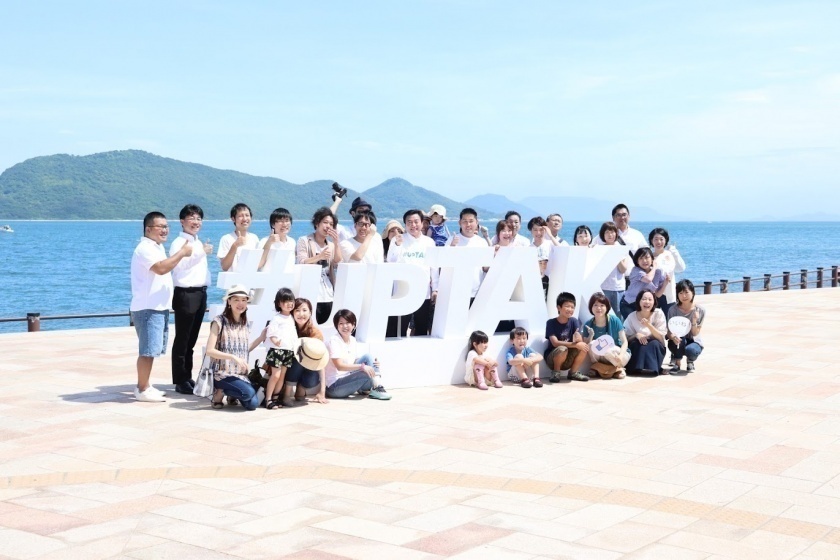 #upTAK モニュメント完成記念撮影会