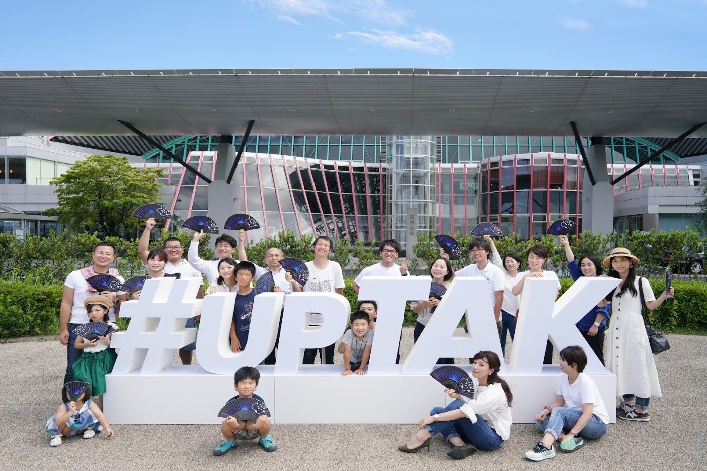 #upTAK モニュメント完成記念撮影会