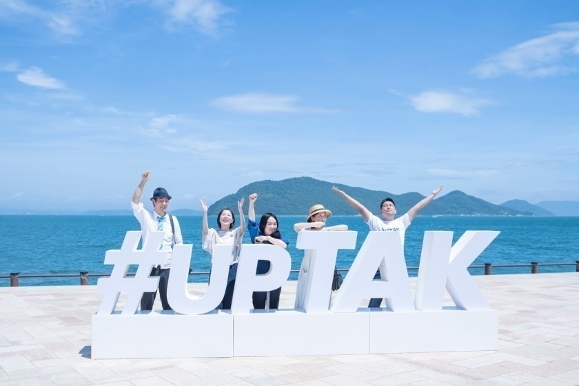 #upTAK モニュメント完成記念撮影会
