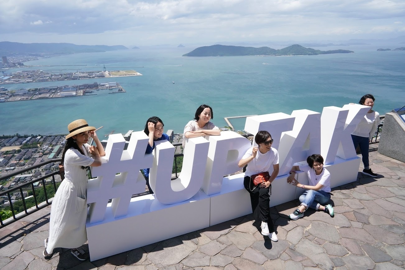 #upTAK モニュメント完成記念撮影会
