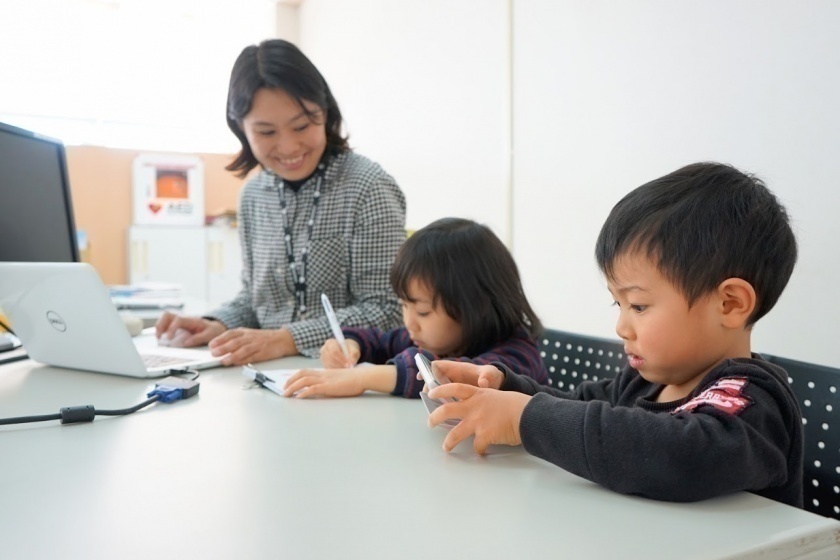 子連れ出勤の様子