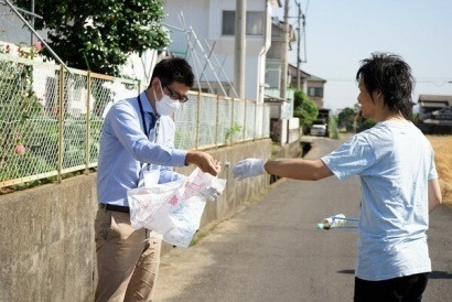 海の日全国一斉清掃　オフィス周辺のごみ拾い