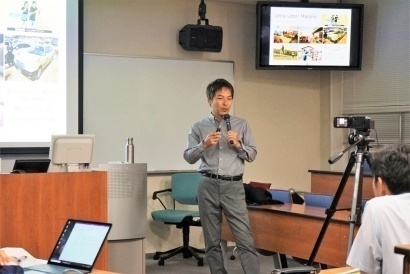 香川大学ビジネススクールで講演するGOFIELD会長の森田