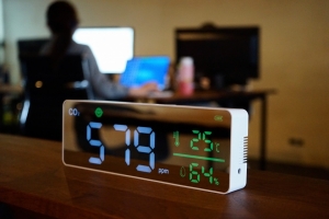 二酸化炭素濃度測定器（CO2センサー）で室内環境を見える化